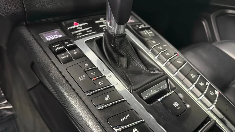 2018 Porsche Macan - Image 13 of 20