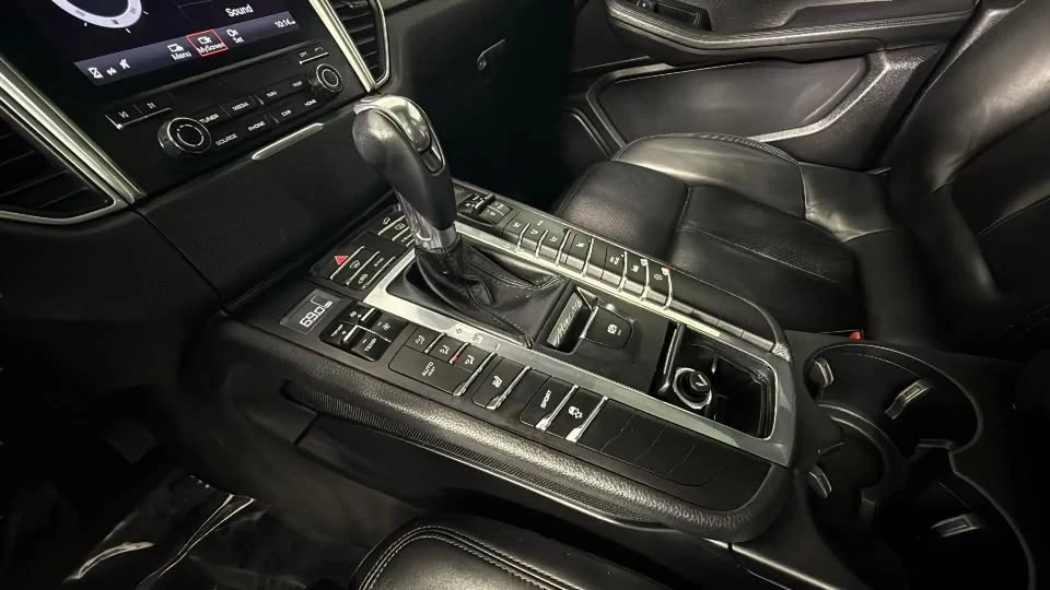 2018 Porsche Macan - Image 14 of 20