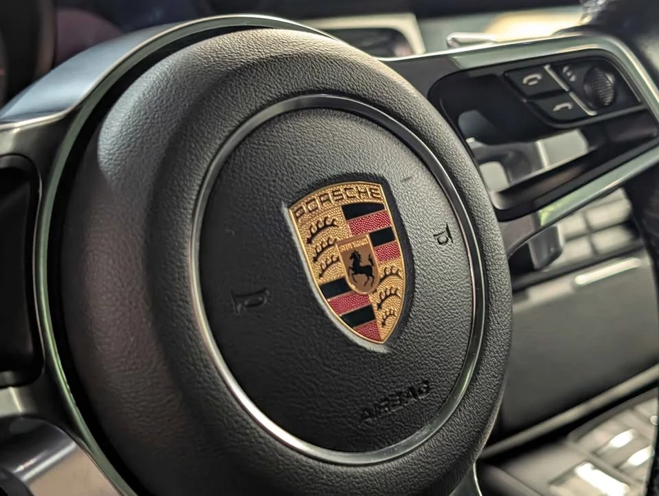2018 Porsche Macan - Image 8 of 12