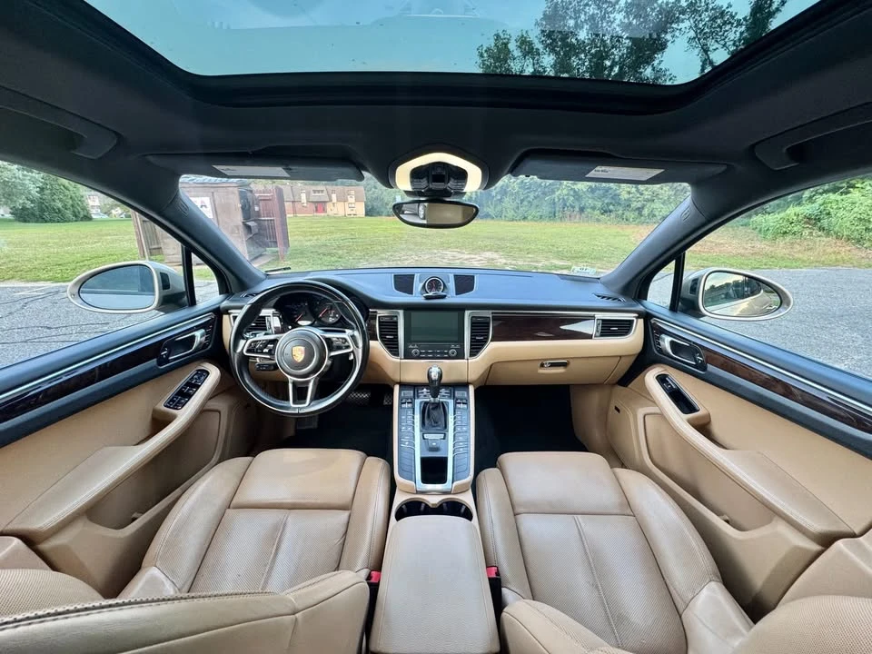 2018 Porsche Macan - Image 10 of 18