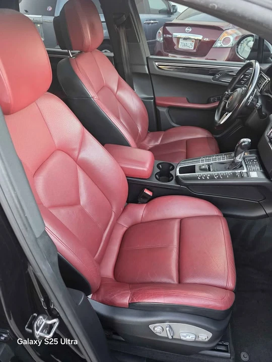 2018 Porsche Macan - Image 19 of 20