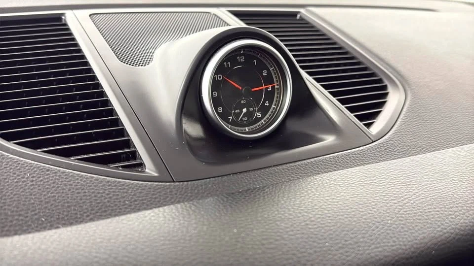 2018 Porsche Macan - Image 19 of 20