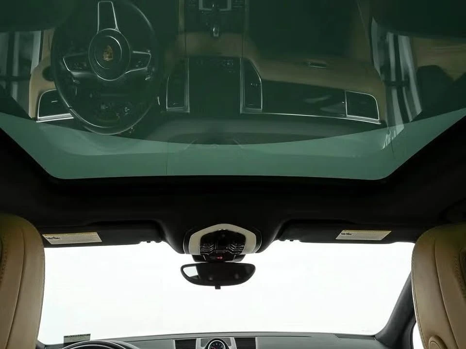 2018 Porsche Macan - Image 13 of 19