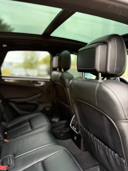 2018 Porsche Macan - Image 10 of 20
