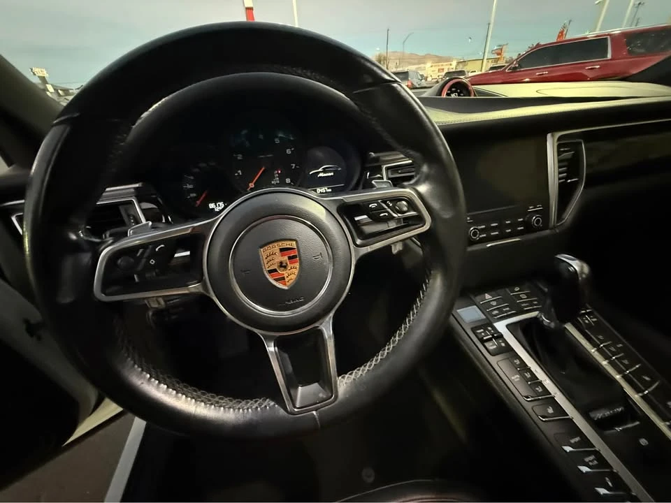 2018 Porsche Macan - Image 13 of 17