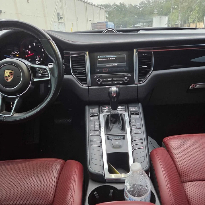 2018 Porsche Macan - Image 8 of 15