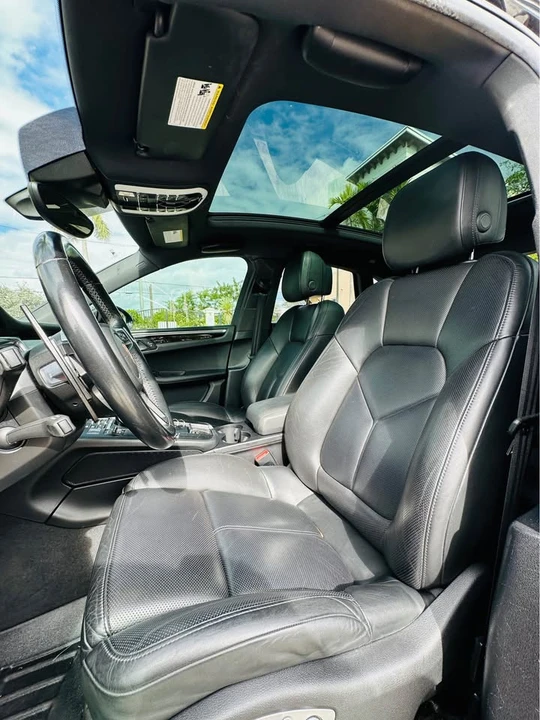 2018 Porsche Macan - Image 13 of 15