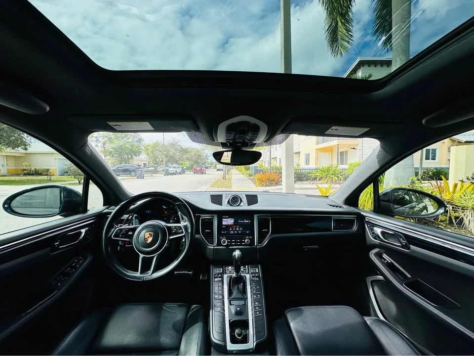2018 Porsche Macan - Image 9 of 15