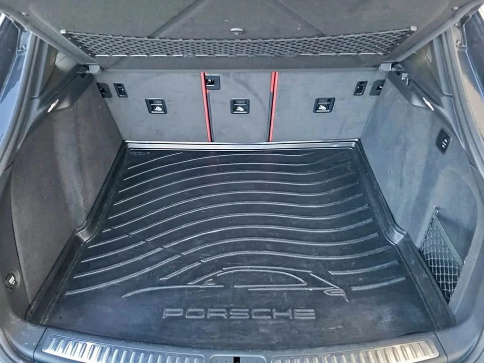 2018 Porsche Macan - Image 11 of 14
