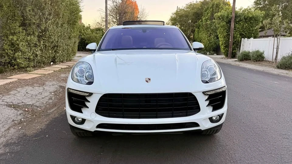 2018 Porsche Macan - Image 2 of 20