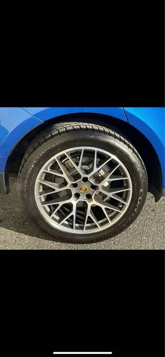2018 Porsche Macan - Image 9 of 13