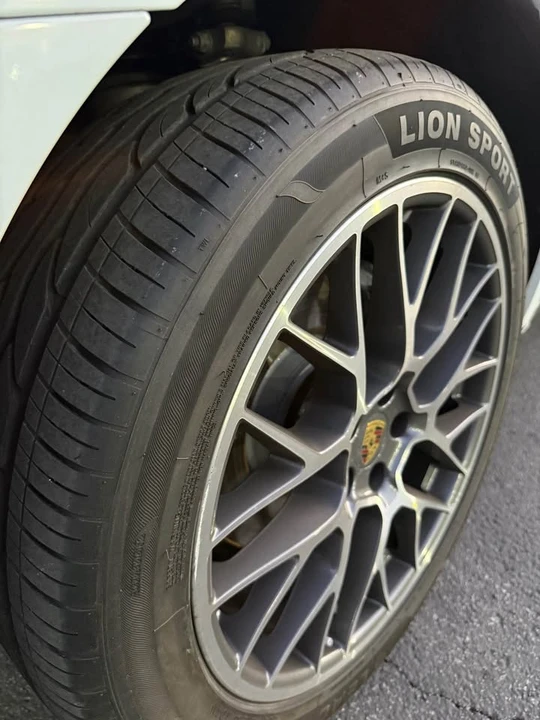 2018 Porsche Macan - Image 17 of 17