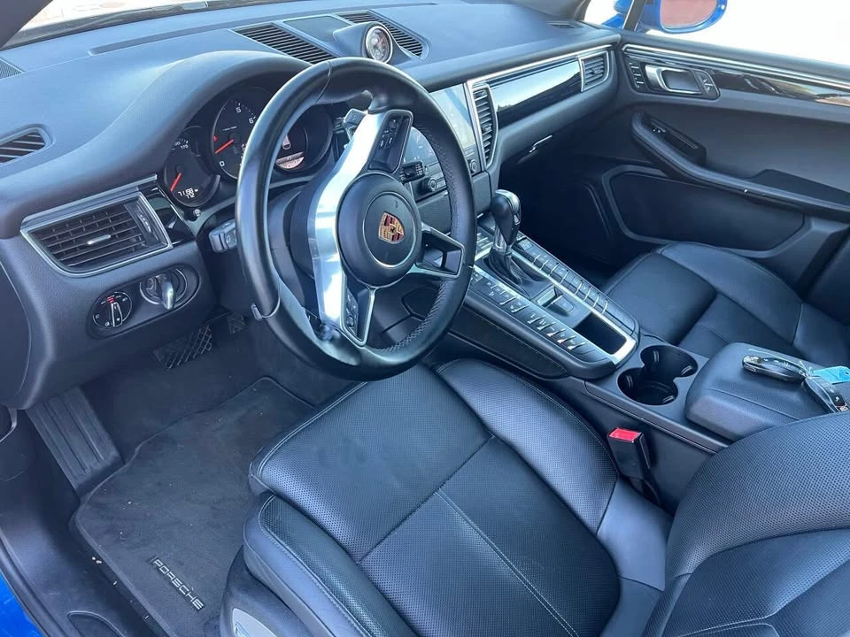 2018 Porsche Macan - Image 17 of 20