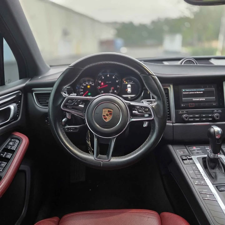 2018 Porsche Macan S - Image 13 of 18