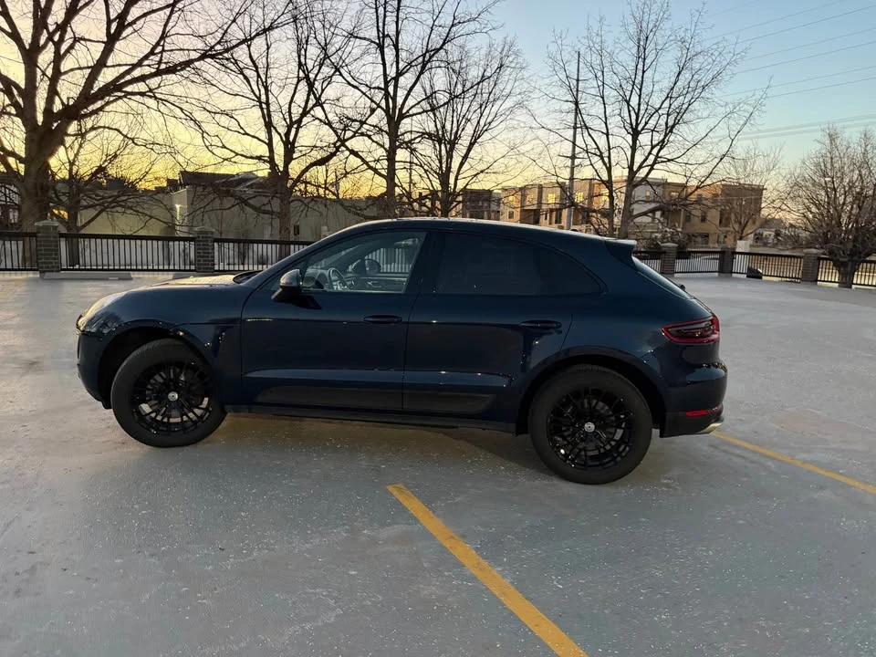 2018 Porsche Macan - Image 8 of 16