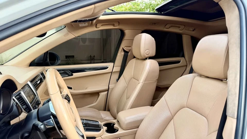 2018 Porsche Macan - Image 9 of 20