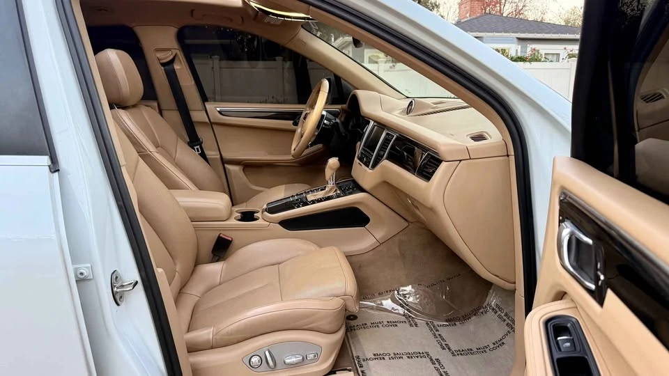 2018 Porsche Macan - Image 10 of 20