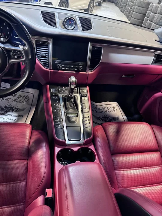 2018 Porsche Macan - Image 8 of 15