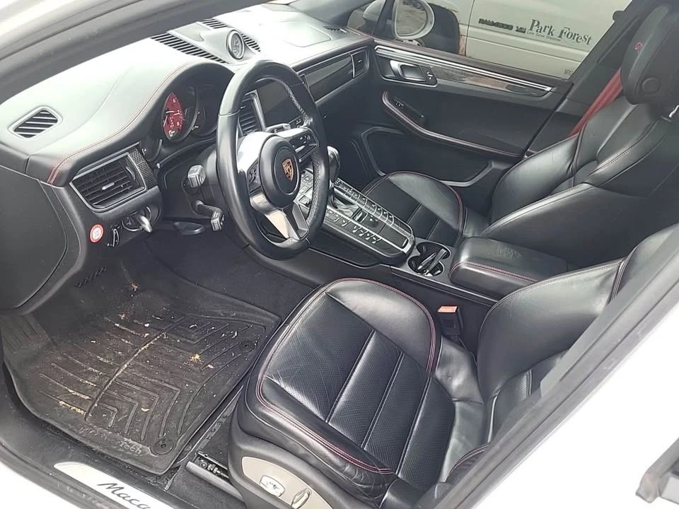 2018 Porsche Macan - Image 11 of 16