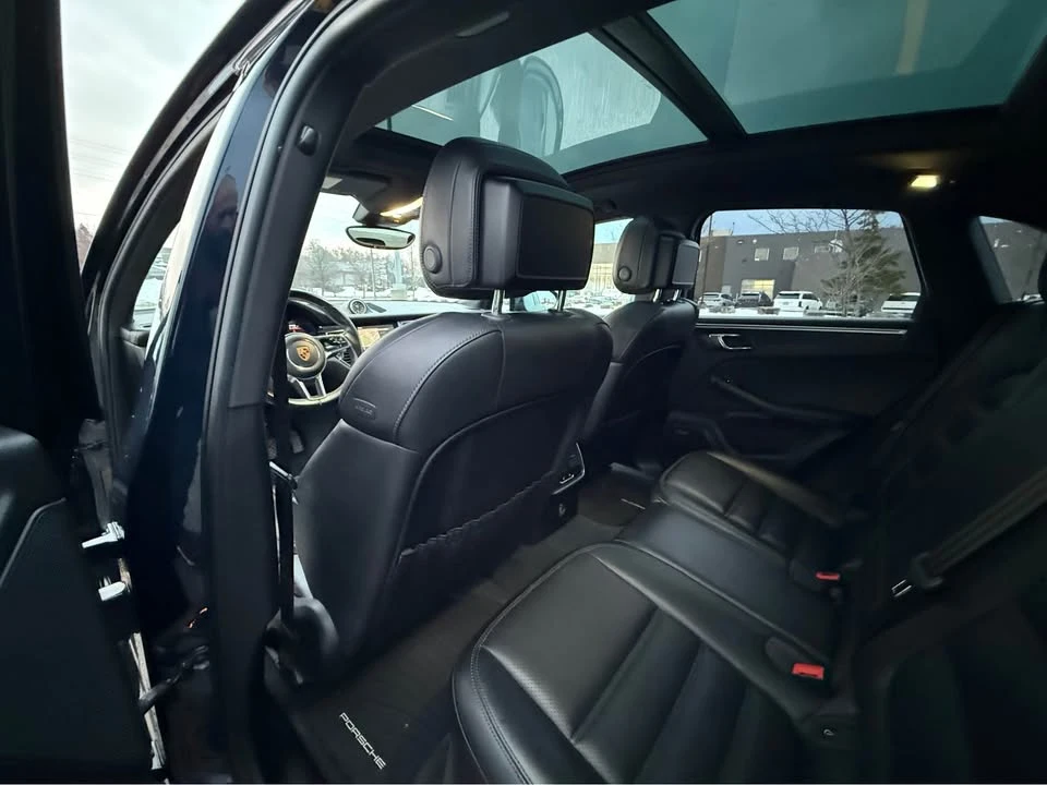 2018 Porsche Macan - Image 15 of 19