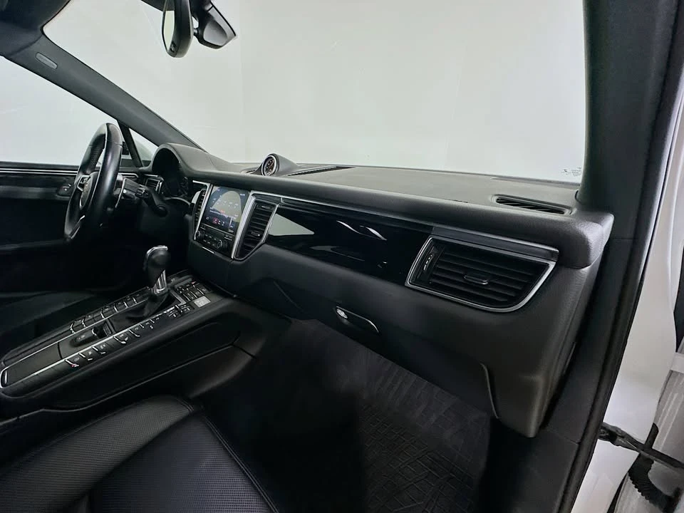 2018 Porsche Macan S - Image 16 of 18