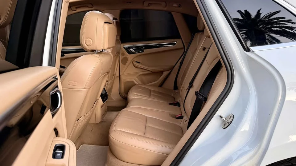 2018 Porsche Macan - Image 14 of 20