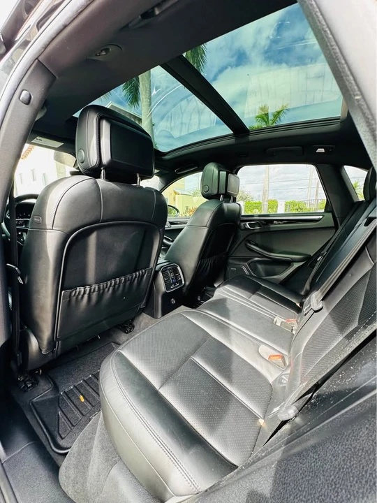 2018 Porsche Macan - Image 15 of 15