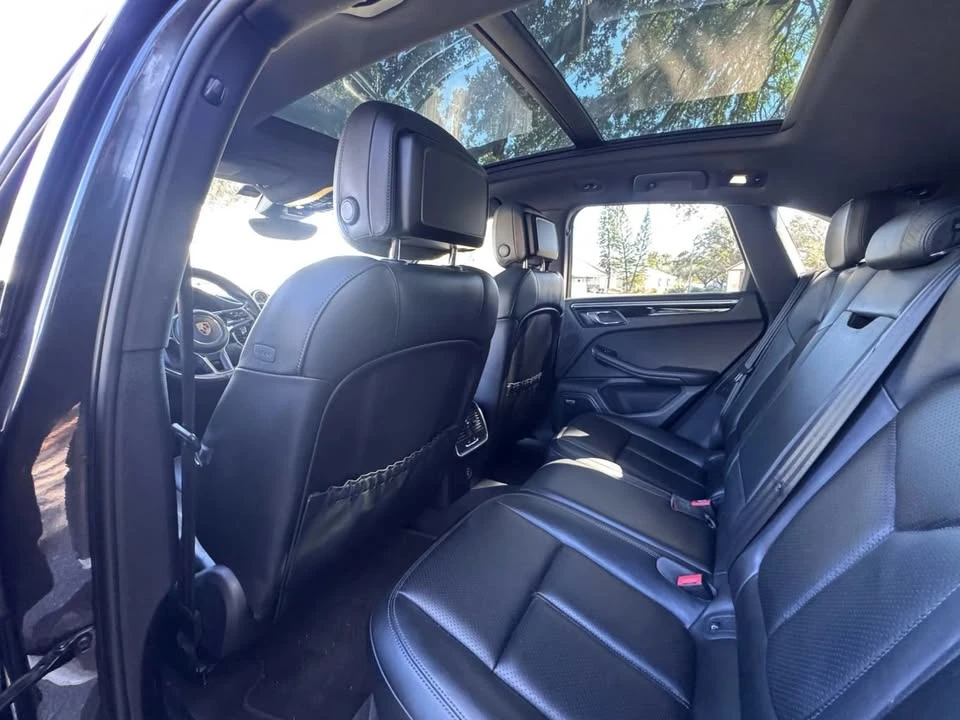 2018 Porsche Macan - Image 11 of 13