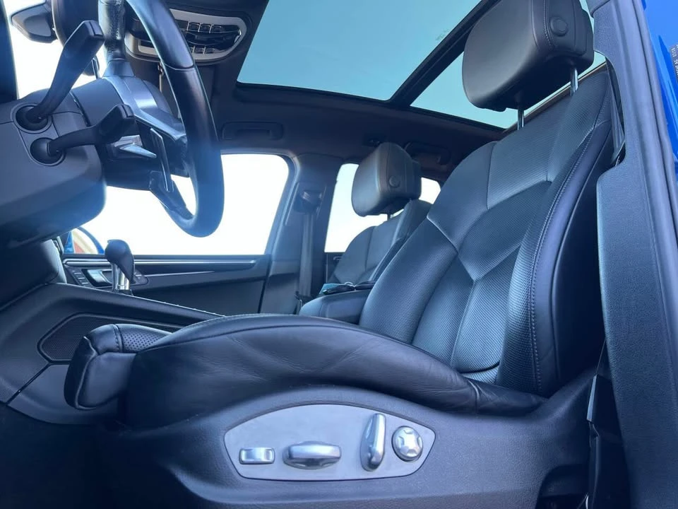2018 Porsche Macan - Image 19 of 20