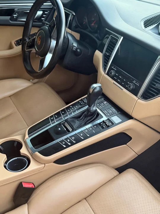 2018 Porsche Macan - Image 5 of 11