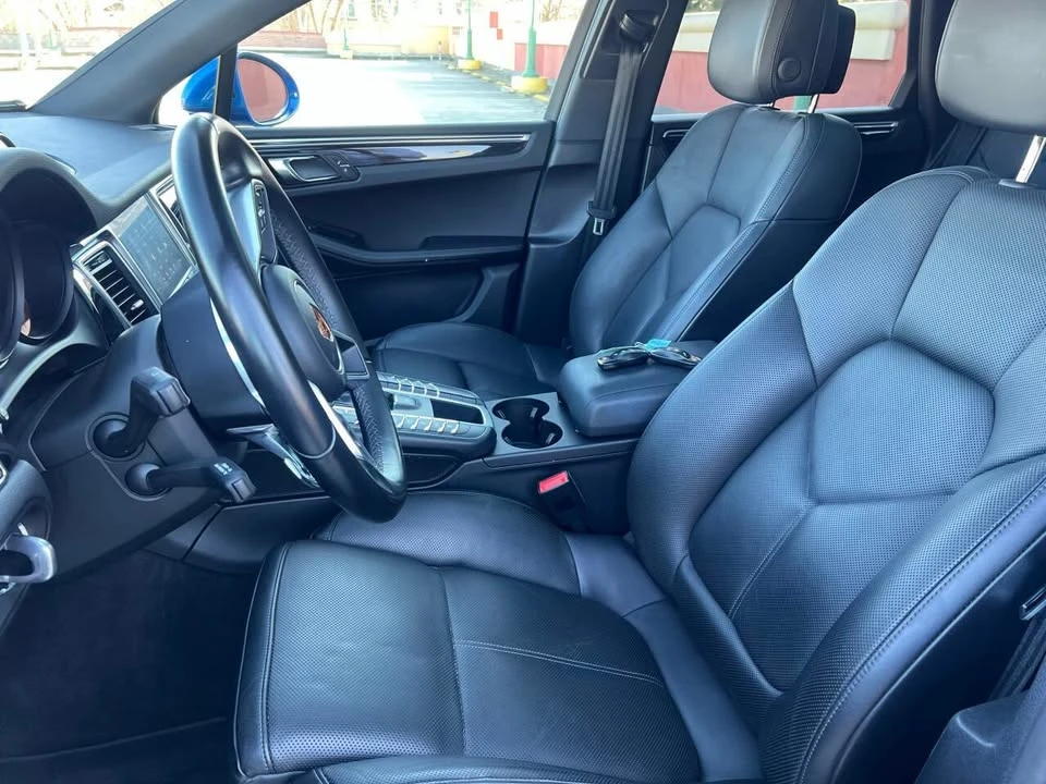 2018 Porsche Macan - Image 16 of 20