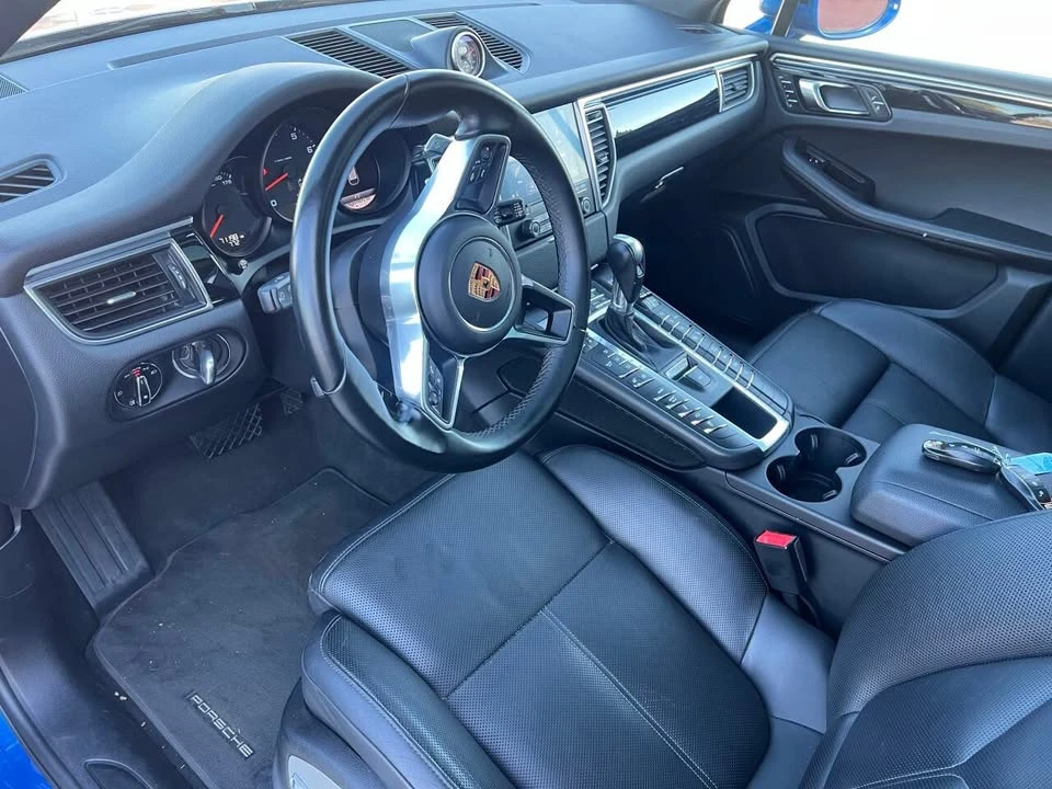 2018 Porsche Macan - Image 18 of 20