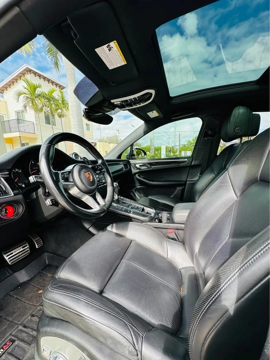 2018 Porsche Macan - Image 14 of 15