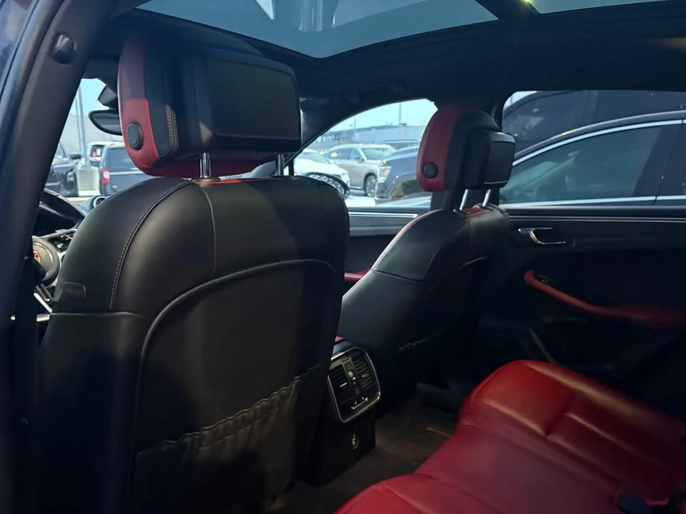 2018 Porsche Macan - Image 9 of 14