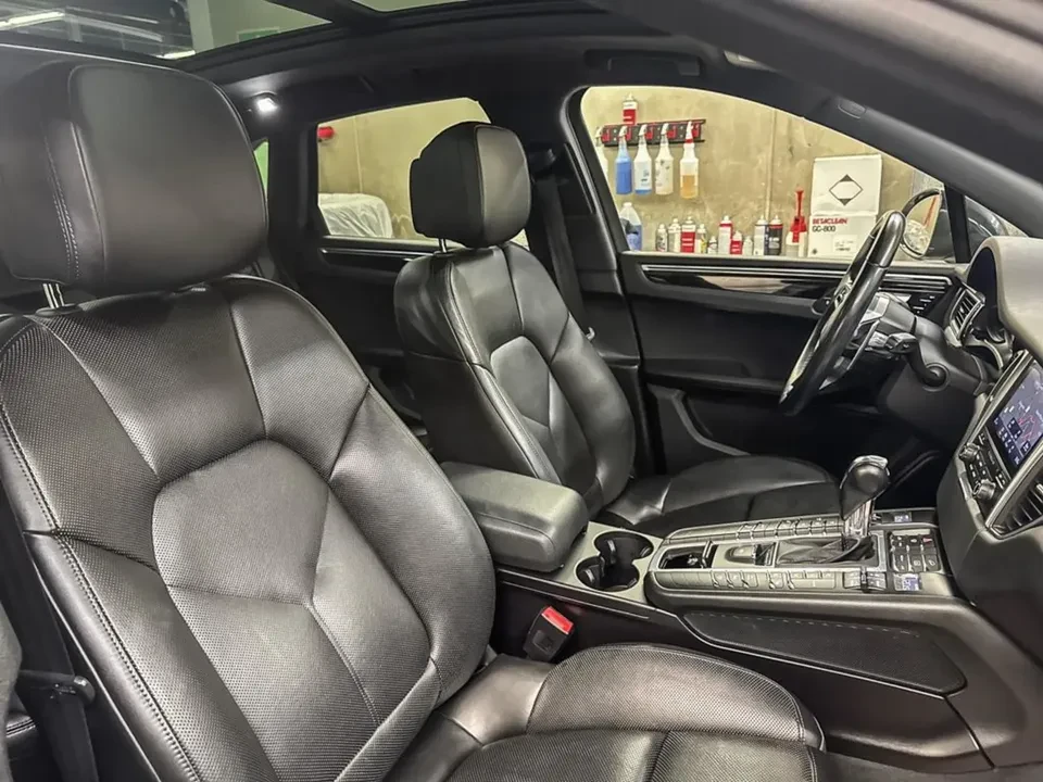2018 Porsche Macan - Image 11 of 14
