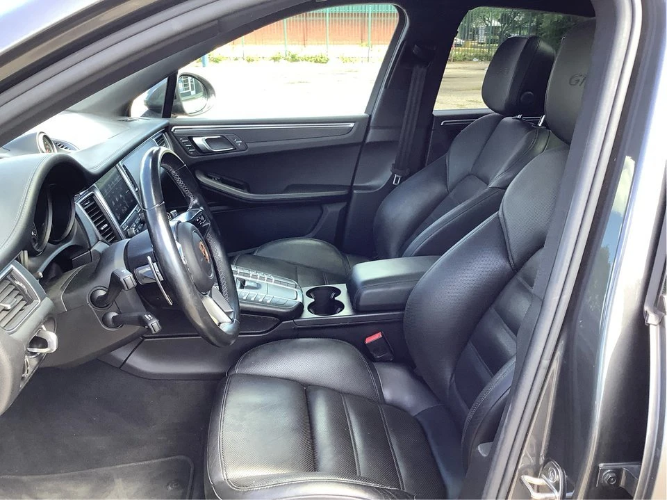 2018 Porsche Macan - Image 9 of 20