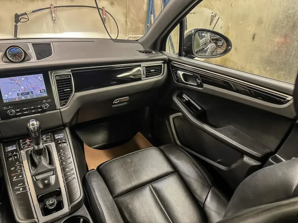 2018 Porsche Macan - Image 13 of 14