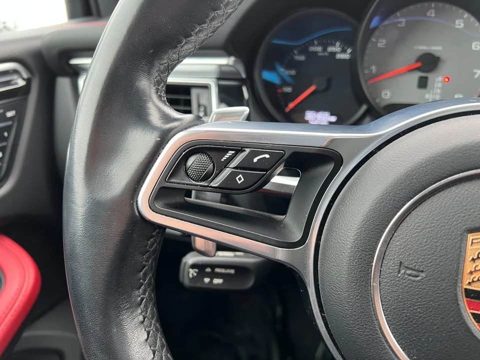 2018 Porsche Macan - Image 10 of 19
