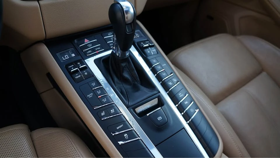 2018 Porsche Macan - Image 13 of 20