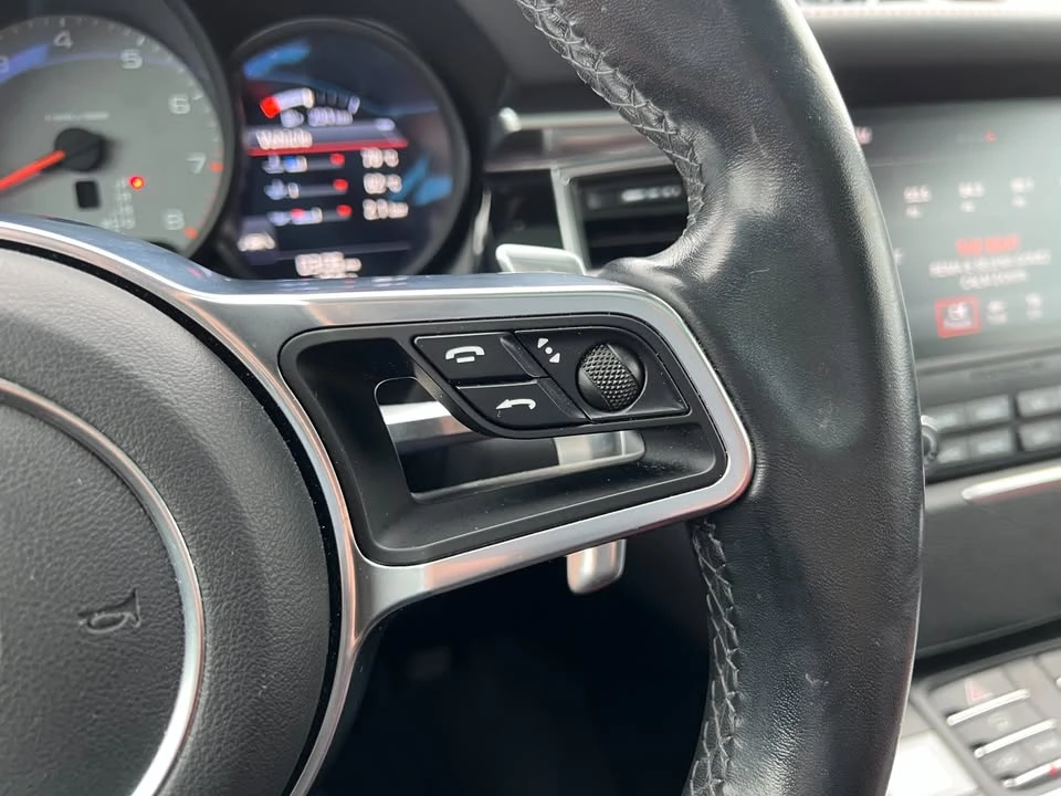 2018 Porsche Macan - Image 9 of 19