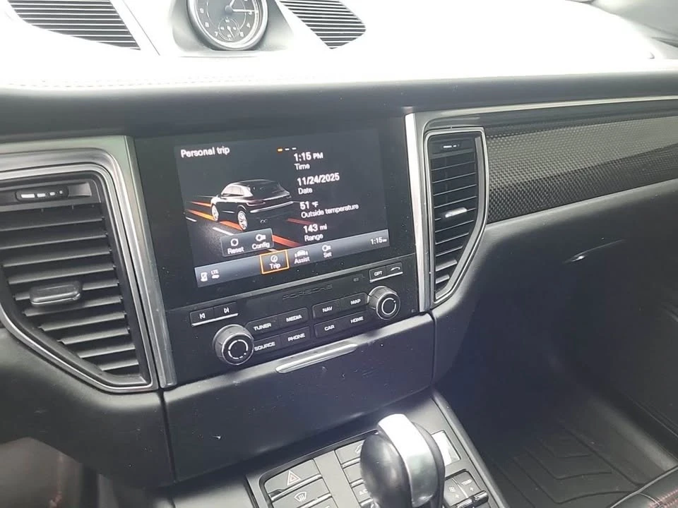 2018 Porsche Macan - Image 16 of 16