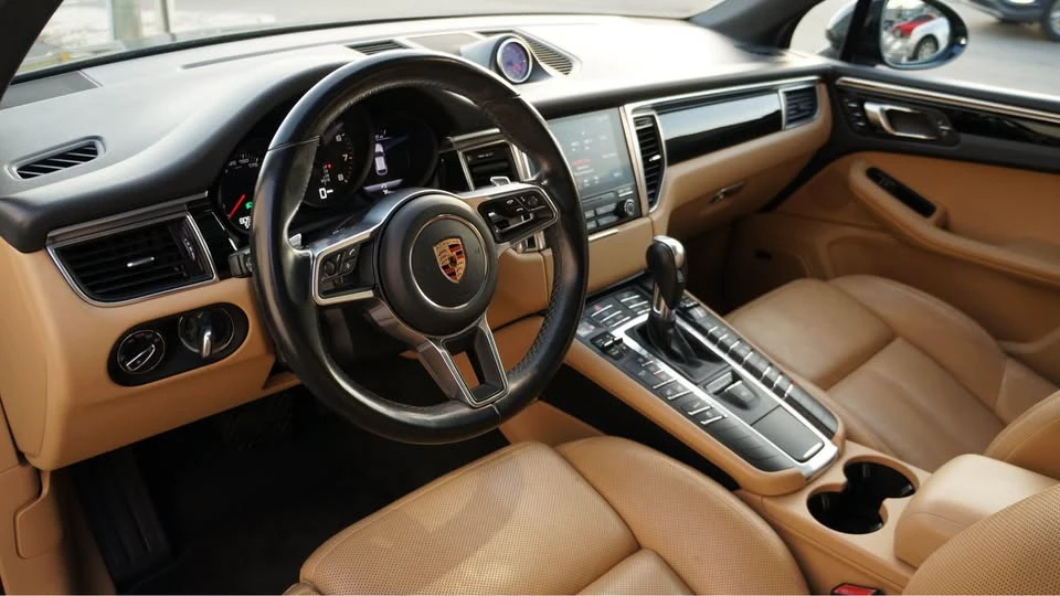 2018 Porsche Macan - Image 8 of 20