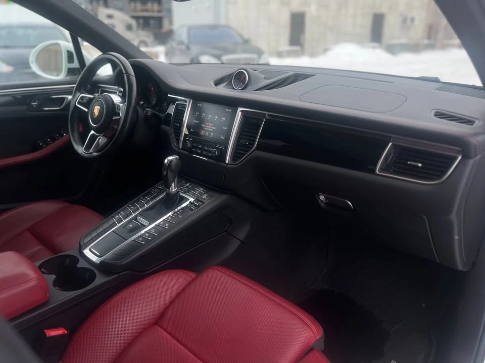 2018 Porsche Macan - Image 12 of 19