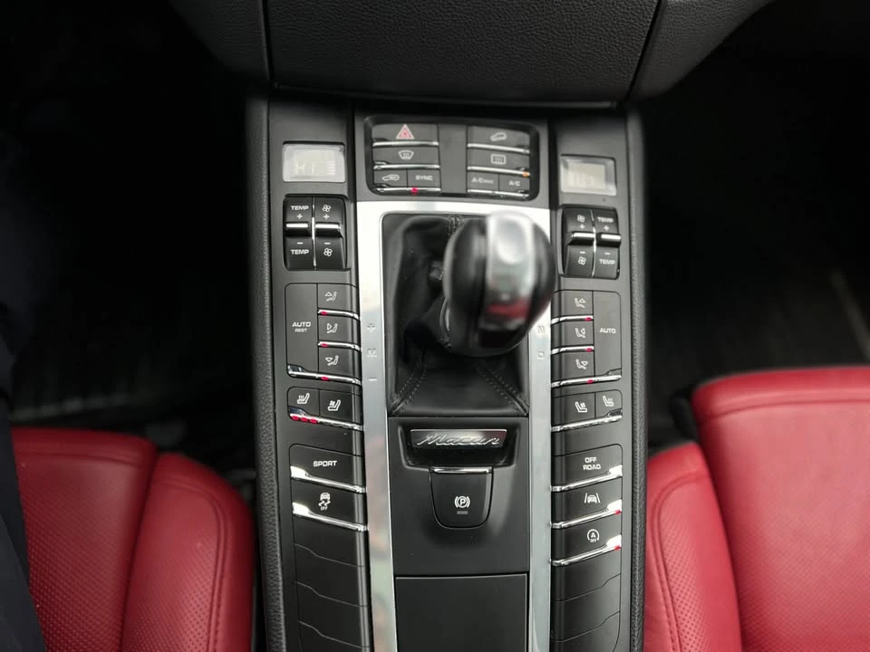 2018 Porsche Macan - Image 8 of 19
