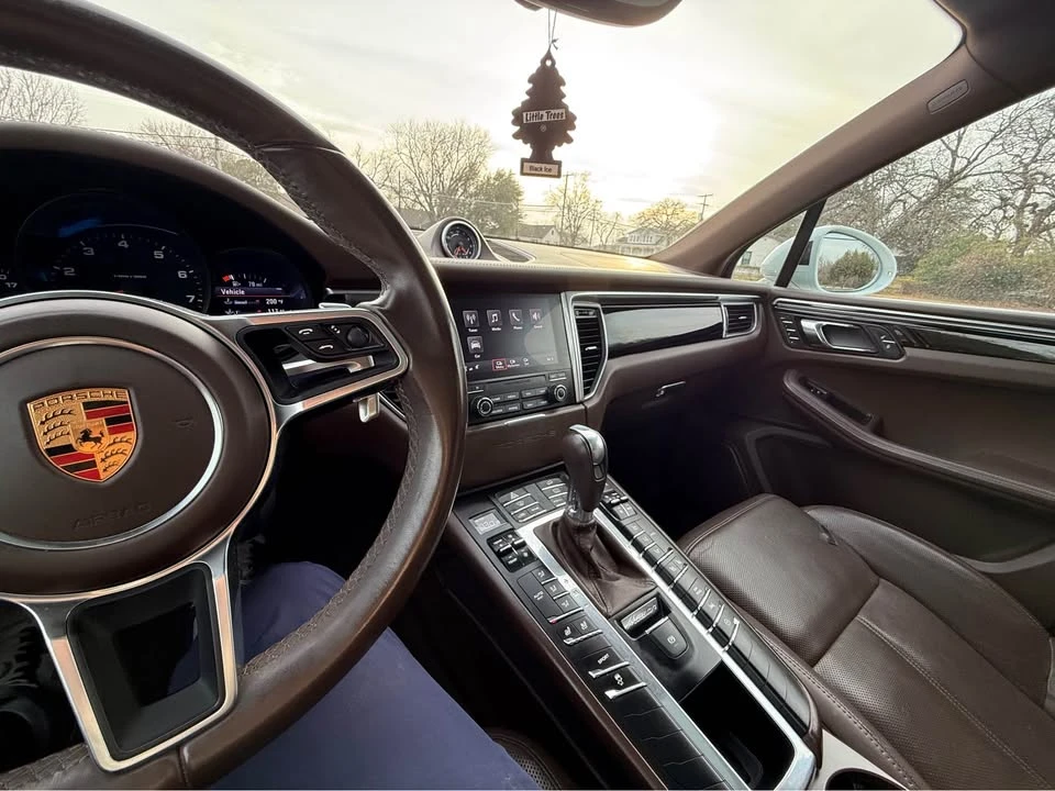 2018 Porsche Macan - Image 17 of 17