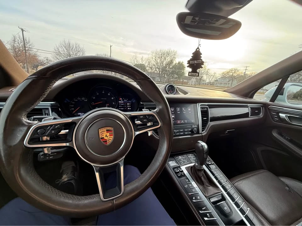 2018 Porsche Macan - Image 13 of 17