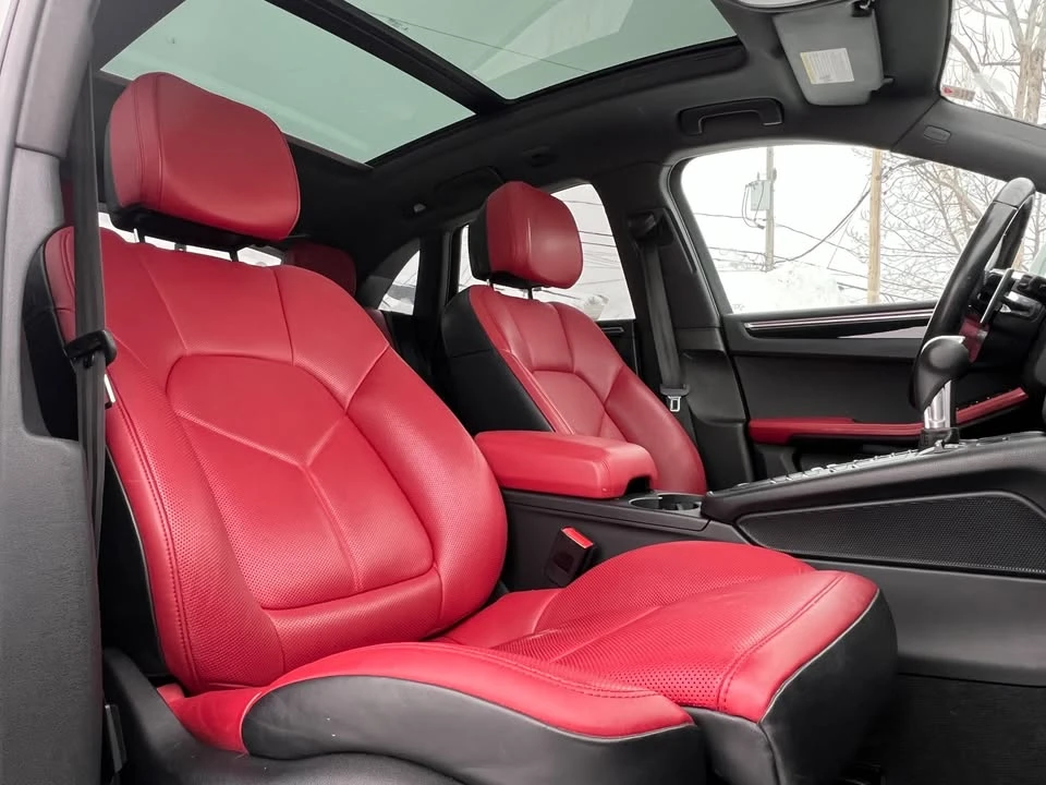 2018 Porsche Macan - Image 13 of 19