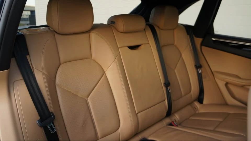 2018 Porsche Macan - Image 19 of 20