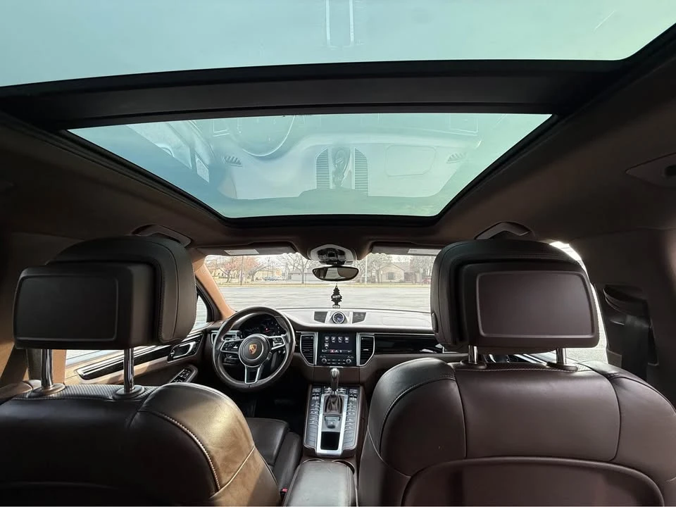 2018 Porsche Macan - Image 12 of 17
