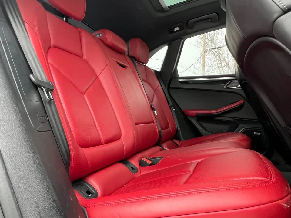 2018 Porsche Macan - Image 14 of 19